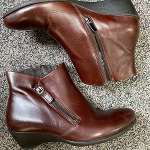 ECCO Sculptured Ankle Boot Size 38 EUR, 7 US